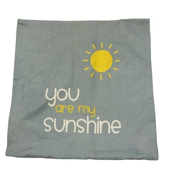 Lot of Two Graphic Neutral‎ Colored Pillow Covers - Picture 2 of 7